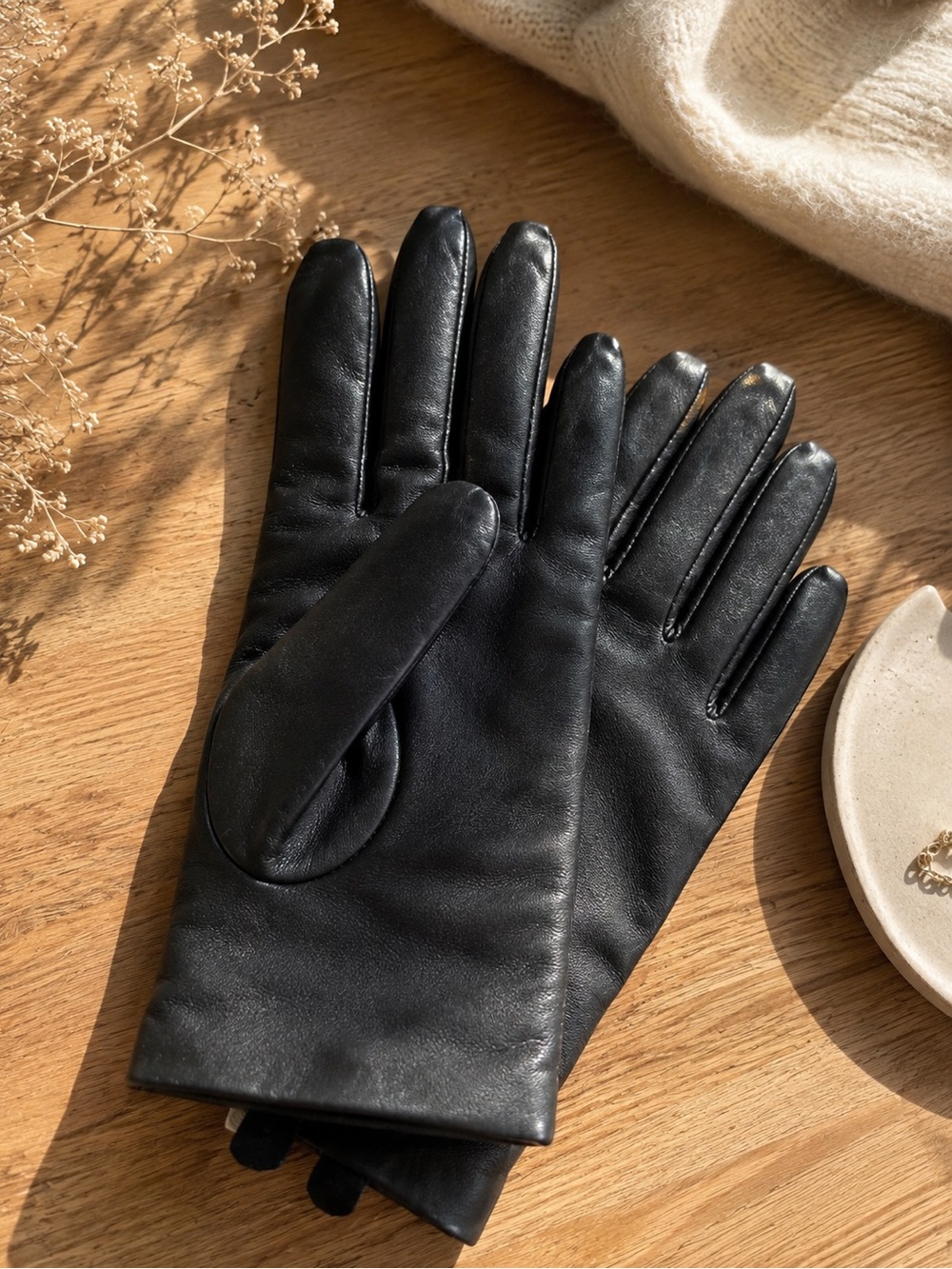 Danier Black Supple Leather Gloves | Like New | Never Worn | Size Small